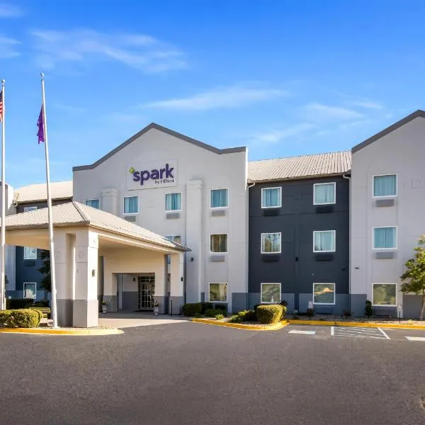 Spark by Hilton La Grange，位于La Grange的酒店