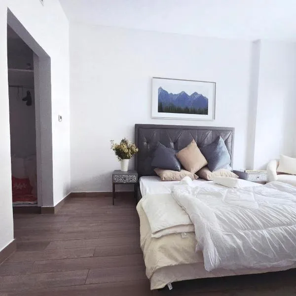 ARK Luxury Rooms walking Distance to Ferrari world, Yas Island，位于Yas Island的酒店