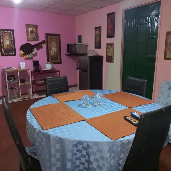 Beautiful air condioned villa for singles, couples, families and groups cozy stay，位于拉乔雷拉的酒店