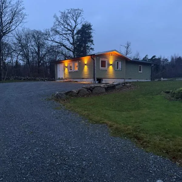 Mysig stuga Buared - Family nature stay，位于Varberg的酒店