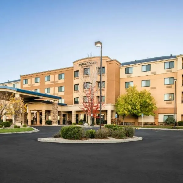 卡尔森城万怡酒店，位于卡森市的酒店