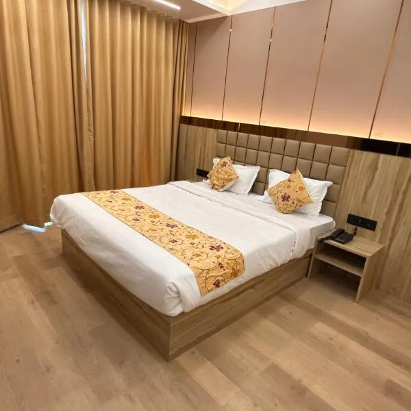 Hotel Radhe，位于朱纳格特的酒店