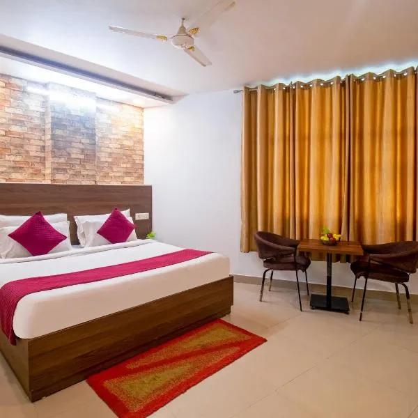 HOTEL SR PALACE, 5 mins from IGI & Domestic Airport Delhi，位于新德里的酒店