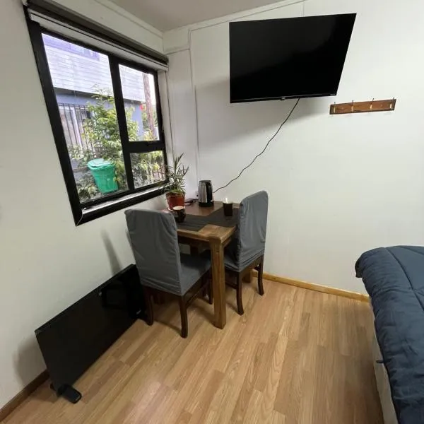 Habitación independiente con baño privado，位于科克拉内的酒店