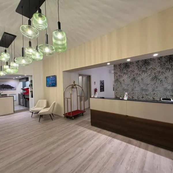 Hotel Bel Sito Peschiera，位于佩斯基耶拉德加达的酒店