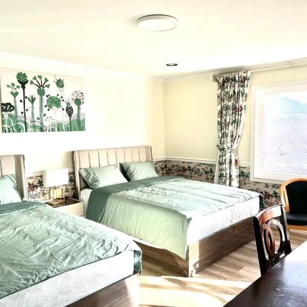 Spacious Bedroom with Two Queen Sized Bed，位于里士满的酒店