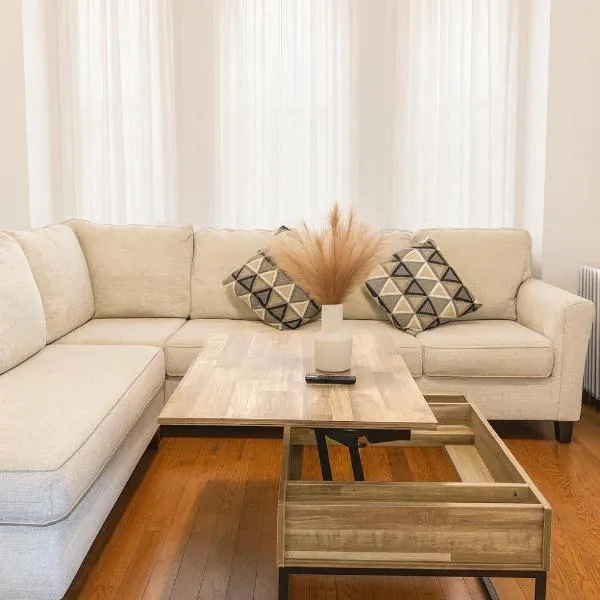 Jersey City Gem Near NYC - 2 Bedroom Apartment，位于泽西市的酒店