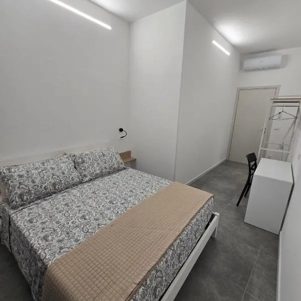 Danito Rooms 7 matrimoniale，位于安科纳的酒店