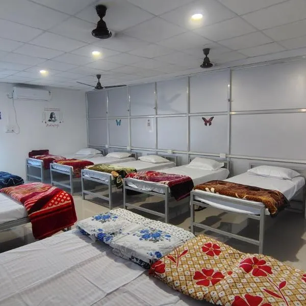 Maa Tarini AC Dormitory，位于Balasore的酒店