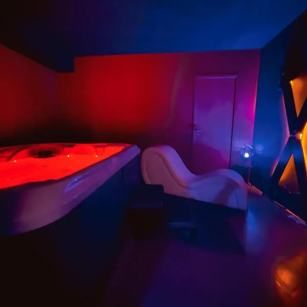 Love Room L Interlude，位于维特罗勒的酒店