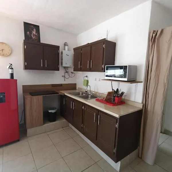 Departamento cerca del aeropuerto，位于奇瓦瓦的酒店