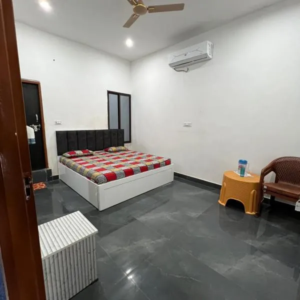Kamal Kishori Dham，位于Barsāna的酒店
