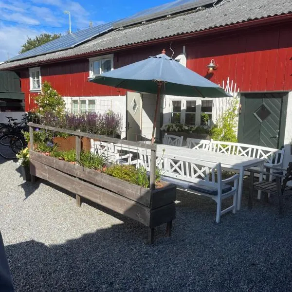 Rovor och Rum Ladugården，位于谢尔港的酒店