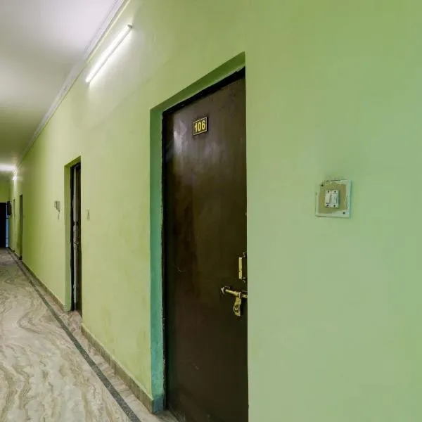 AV Hotels，位于勒克瑙的酒店