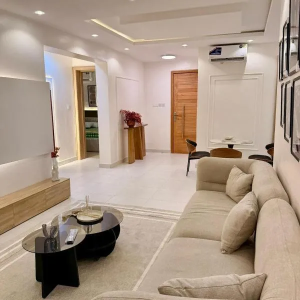 Hugs Luxury Apartments GRA MARYLAND IKEJA，位于伊凯贾的酒店