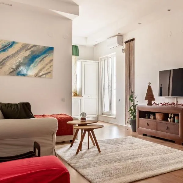 Margot's House，位于Ştefăneştii de Jos的酒店