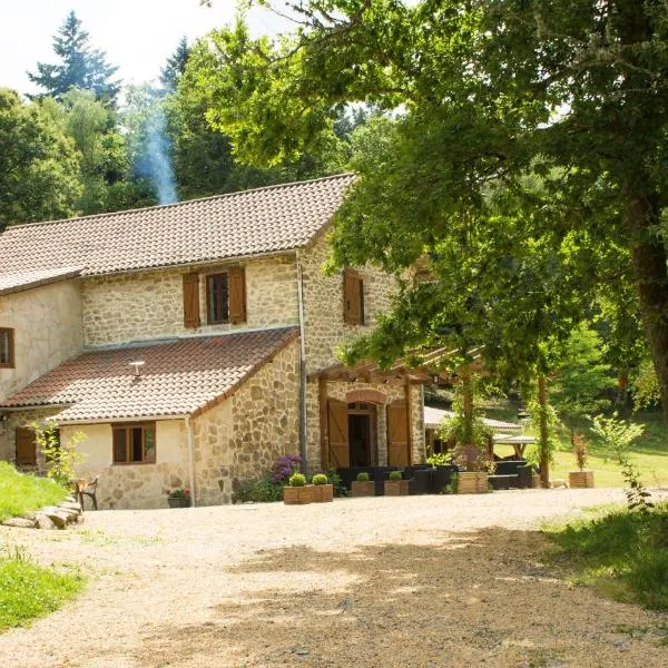 Les Chenes，位于Saint-Léger-la Montagne的酒店