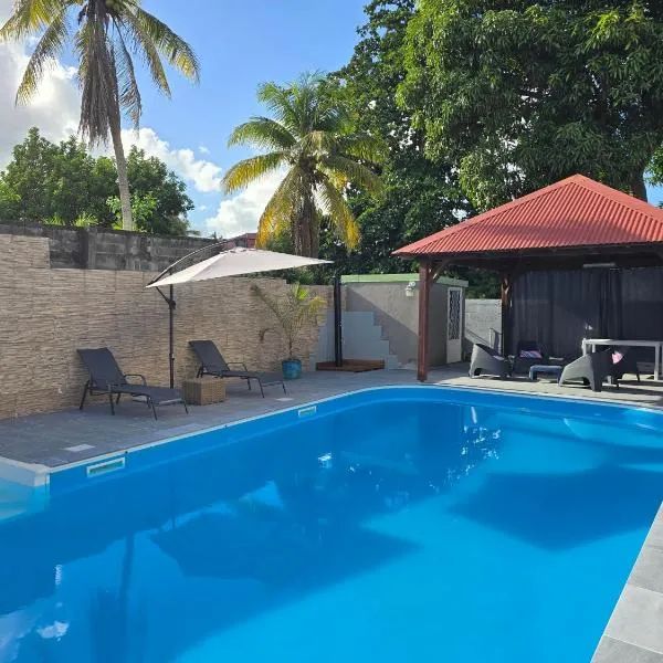 Détente absolue avec grande piscine，位于萨莱比梅的酒店