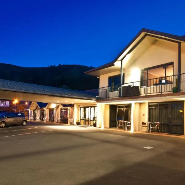 百老汇汽车旅馆，位于Waikawa的酒店