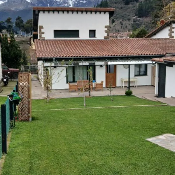 Frente a los Picos de Europa，位于波特斯的酒店