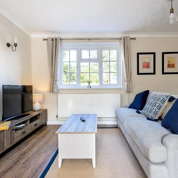 Charming 2 Bed Cottage Pet Friendly Garden Parking in Woodhouse Eaves，位于Woodhouse的酒店