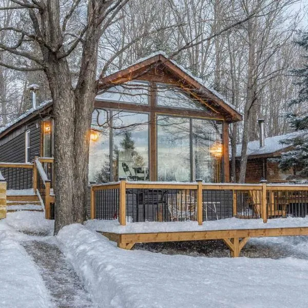 Lake Muskoka 2-bedroom Cottage - Pier 100 #50，位于卡灵港的酒店