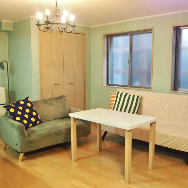 Grand Opening Sale!!! 最大5人まで-関西空港近く-JR日根野駅前-貸切一軒家 Entire House Near Kansai Airport-Max 5 people-The Palm Guest House，位于泉佐野的酒店
