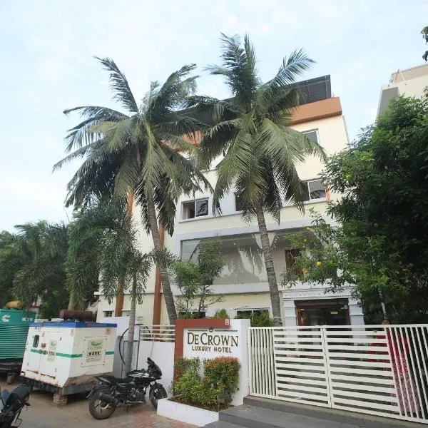 De Crown Luxury Hotel，位于卡基纳达的酒店