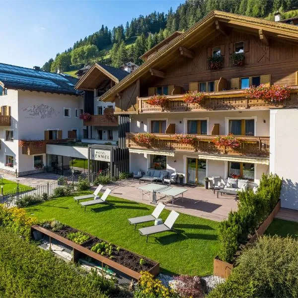 Hotel Vernel，位于圣克里斯蒂娜的酒店