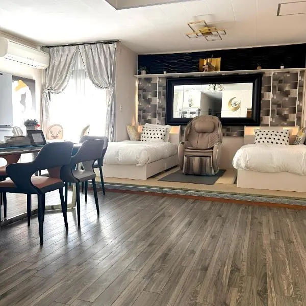 那覇国際通り徒歩圏内Okinawa 住宅風ゲストルーム，位于那霸的酒店