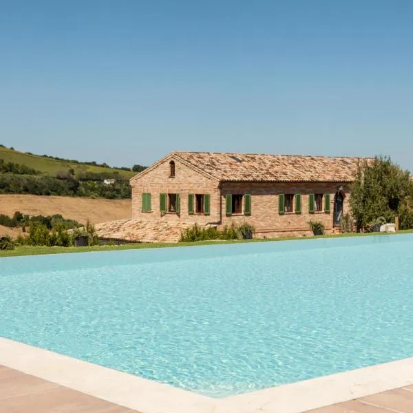 Agriturismo La Corte，位于费尔莫的酒店