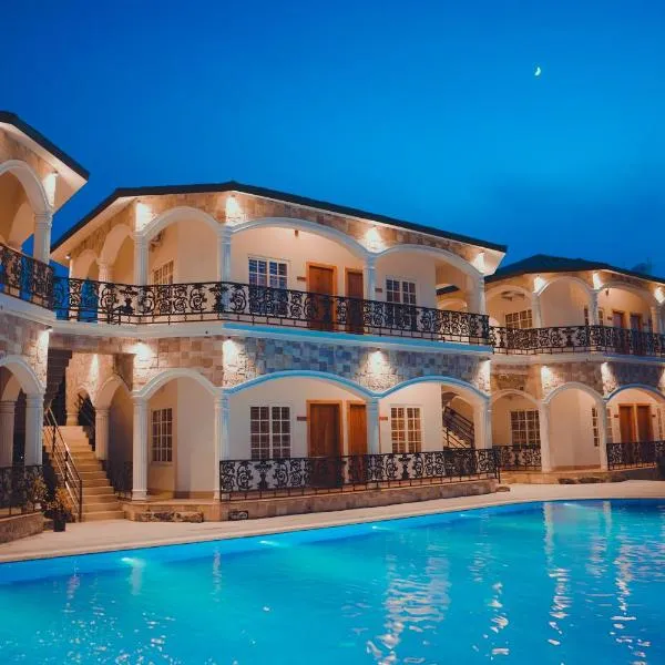 Dip Holidays，位于桑蒂尼盖登的酒店