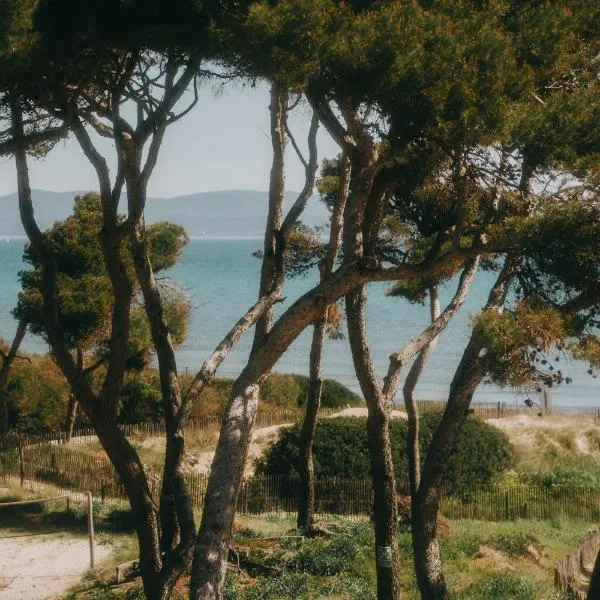 Le Domaine de la mer - Beach hotel Nature&Authenticité Hyères，位于耶尔的酒店