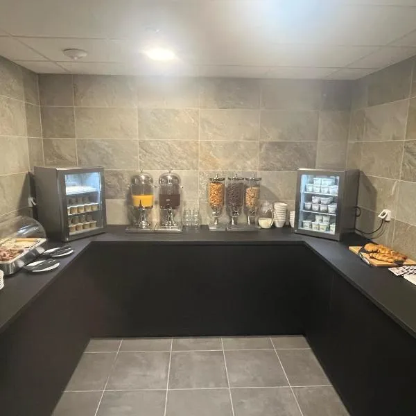 Hotel Le Belmont，位于Belmont-Tramonet的酒店