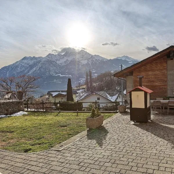 Les Maisons de Karen The Ski House，位于Gignod的酒店