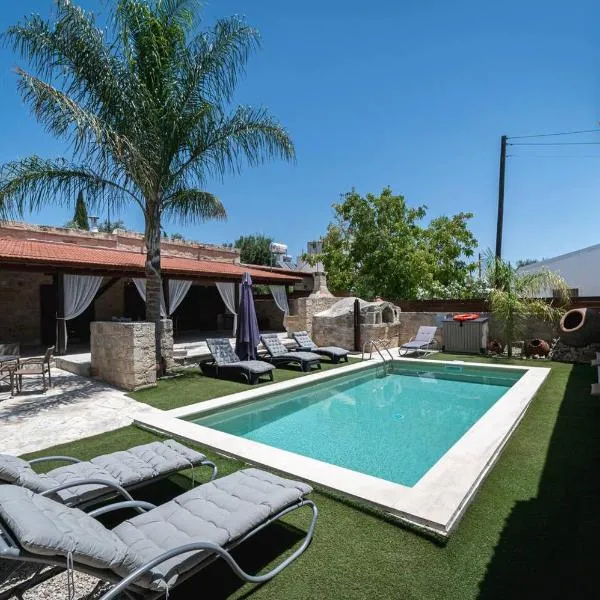 Villa To Palati with Private Pool Anogyra，位于Anoyira的酒店