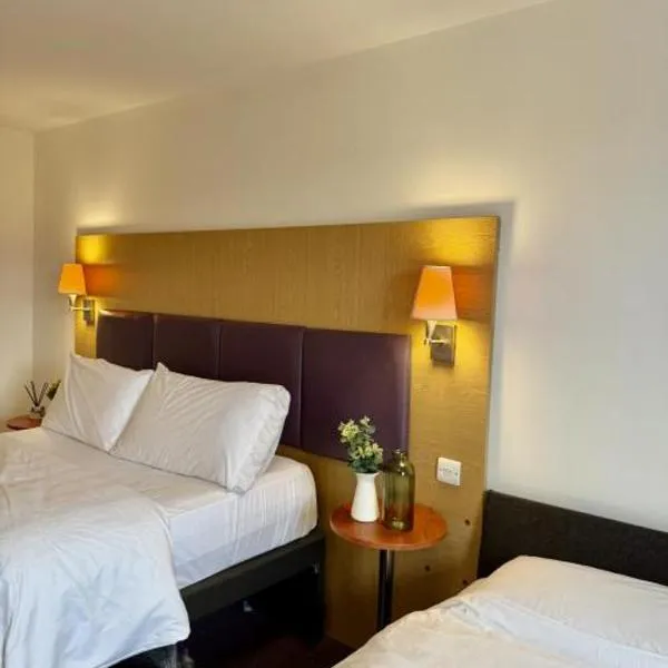 Premier Nights, Standish M6 J27，位于斯坦迪什的酒店