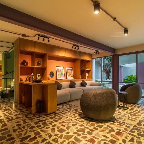 Nico Hotel & Residences，位于贾拉普的酒店