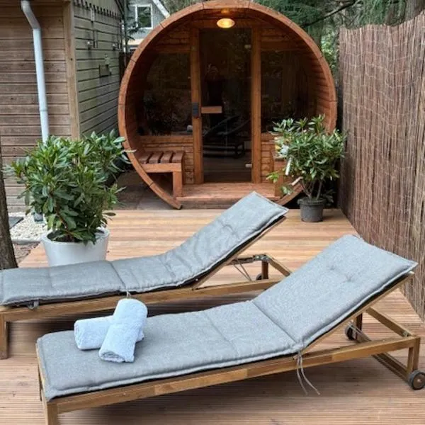 Forest house with sauna，位于诺格的酒店