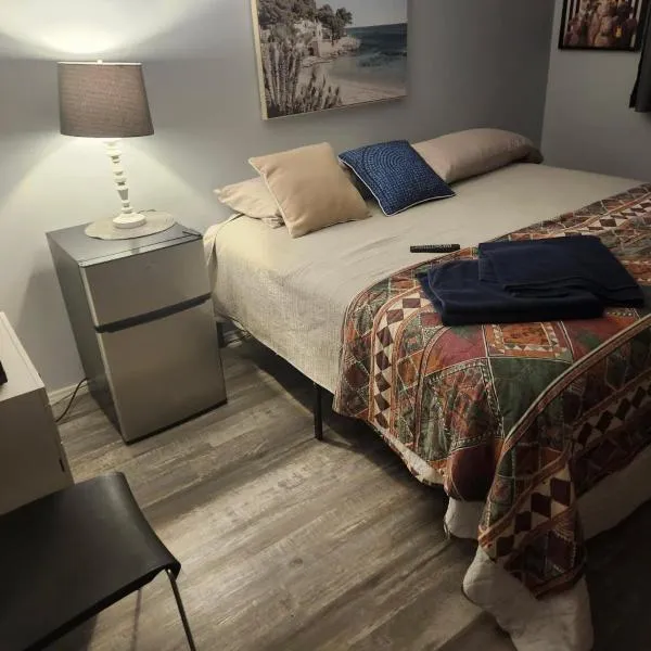 Lakeside Village Park Motel，位于Wheatley的酒店