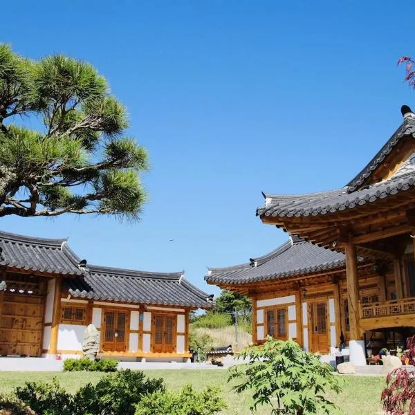 Hanok Stay POONGSONGJAE Andong 풍송재,位于Chidang的酒店