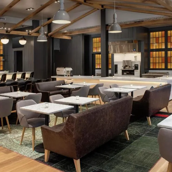 Canopy By Hilton Ithaca Downtown，位于伊萨卡的酒店