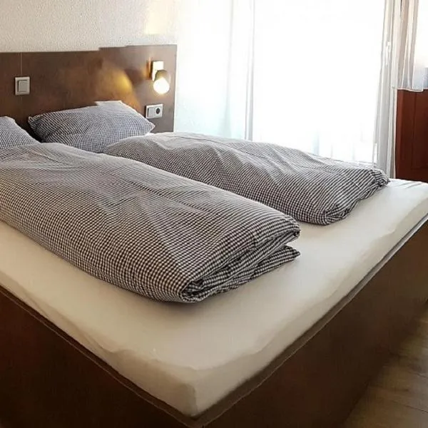 Gaestehaus Tagescafe Eckenfels，位于欧斯巴赫的酒店