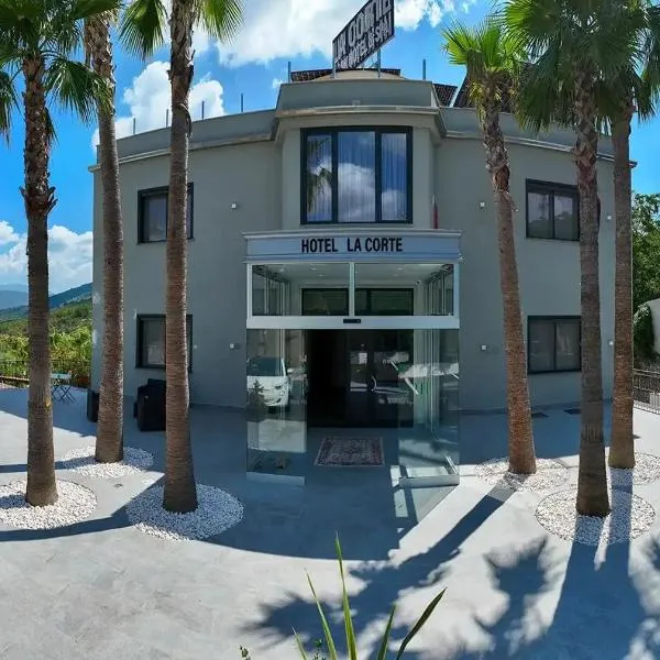La Corte Park Hotel & Spa，位于Palma Campania的酒店