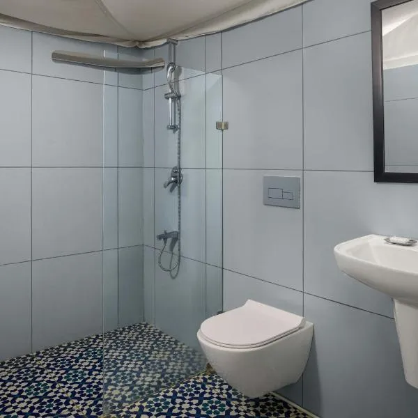 The Fern Seaside Luxurious Tent Resort Daman, Series by Marriott，位于达曼的酒店