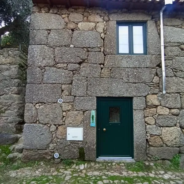 Casa de Aldeia Vale do Mondego，位于瓜尔达的酒店