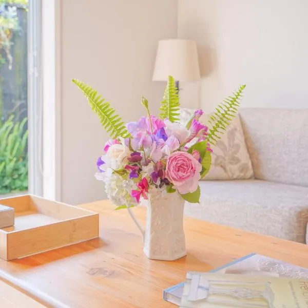 The Grey Studio@13a，位于Carterton的酒店