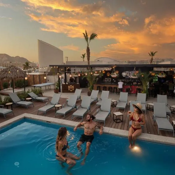 Mayan Monkey Los Cabos - Social Hotel，位于卡波圣卢卡斯的酒店