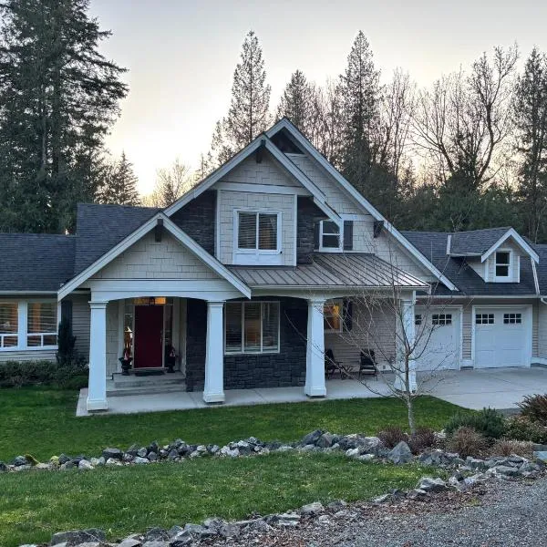 Sumas Mountain basement suite，位于阿伯茨福德的酒店