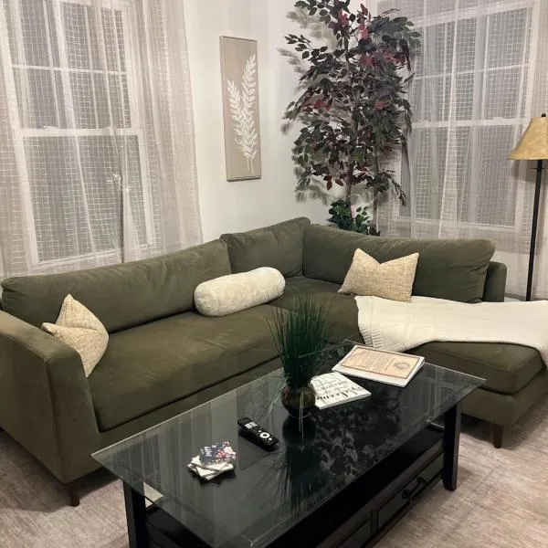 Luna Luxury - 2BR near VCU & Richmond Raceway，位于里士满的酒店